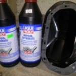 Two bottles of gear oil for the Daewoo Nexia gearbox