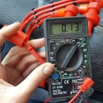 Checking armored wires with a multimeter