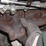 Replacing the exhaust manifold gasket